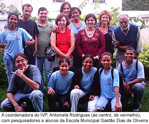 Antonieta, pesquisadores e alunos